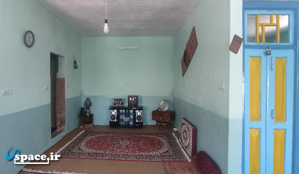 نمای داخلی اتاق خواب خانه مسافر چیا - کلات نادری - روستای بابا رمضان